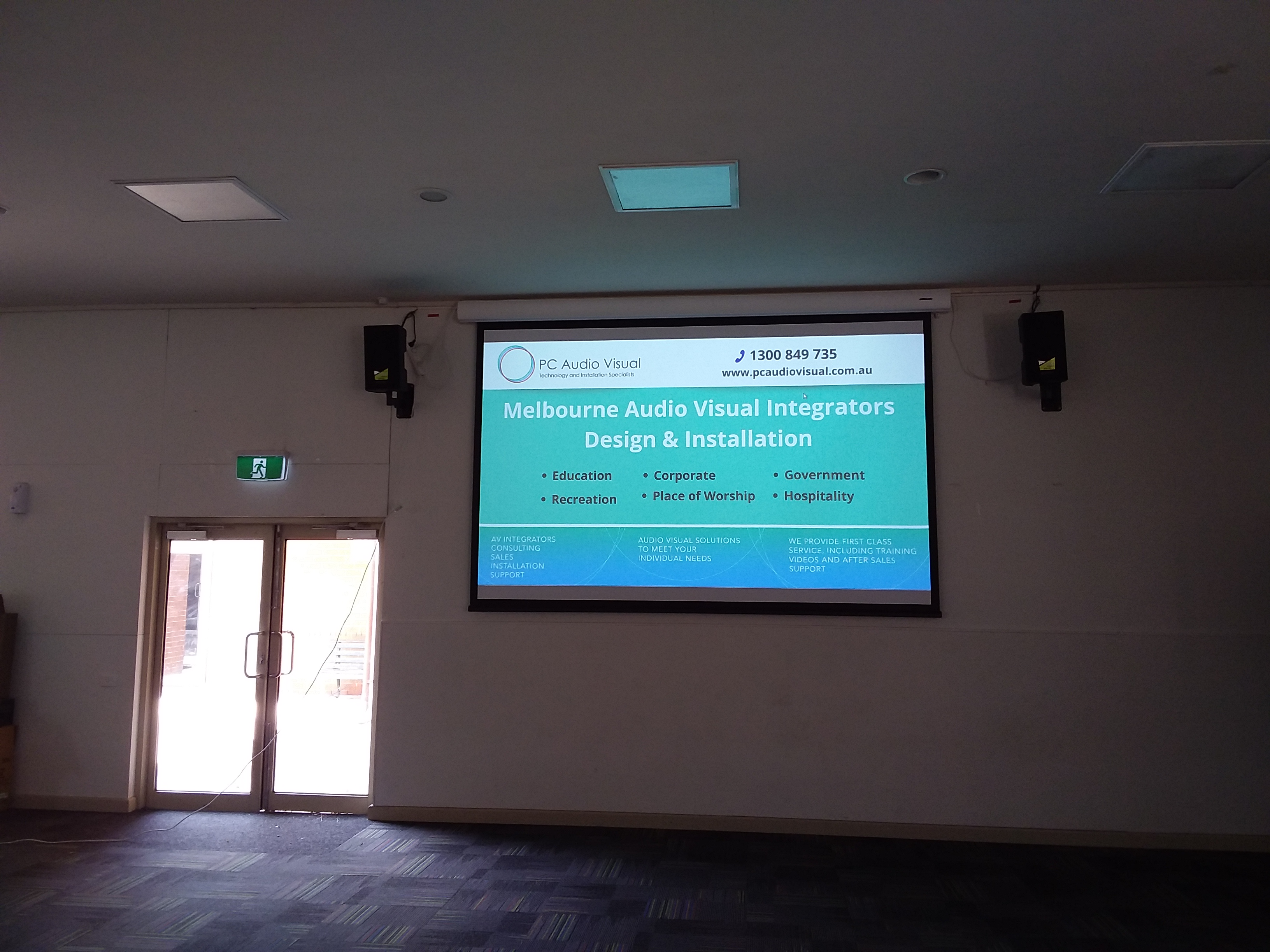 Essendon projector screen